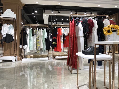 如何寻找可靠的品牌折扣女装批发公司